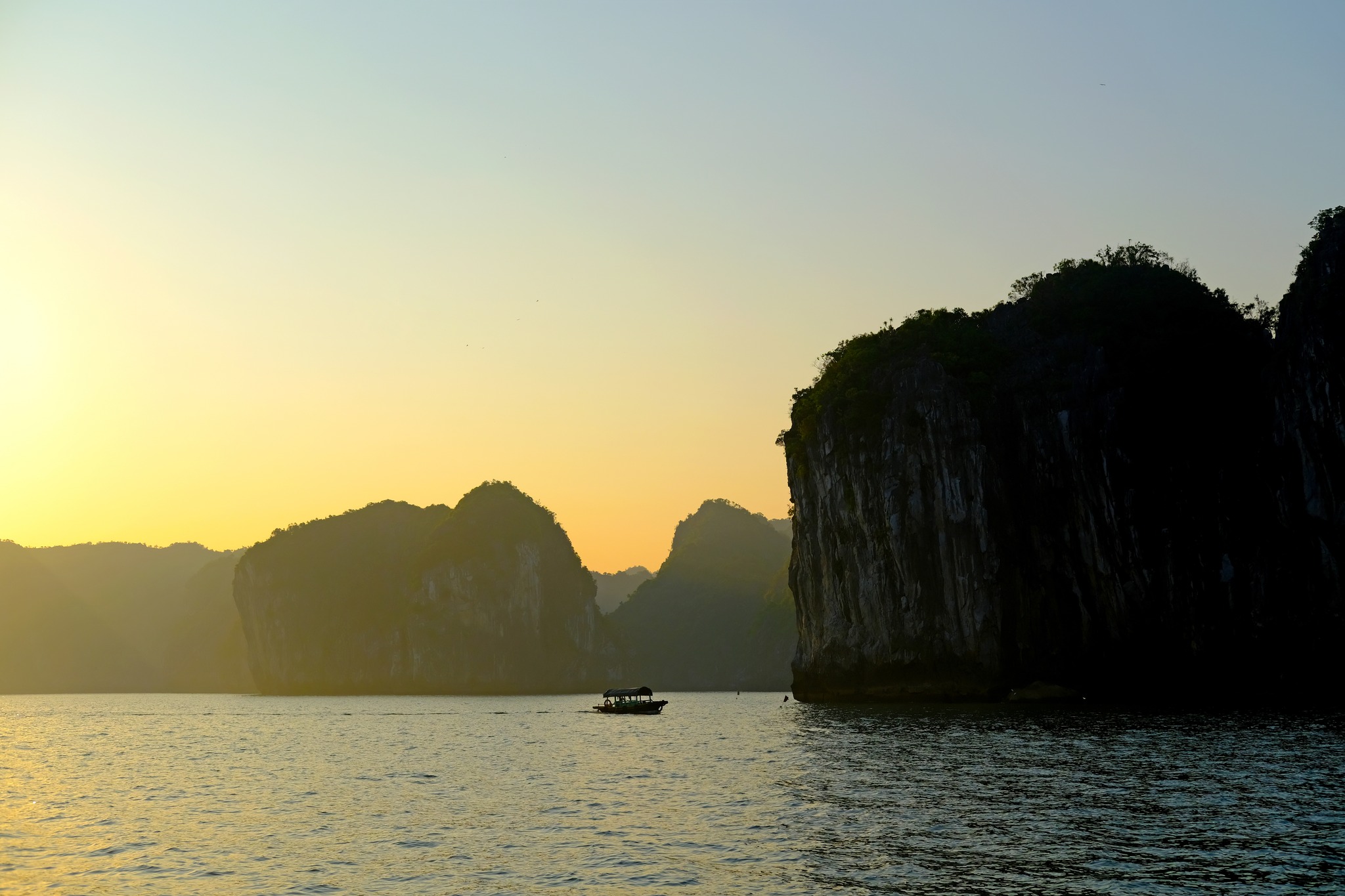 Au coucher du soleil a Lan Ha